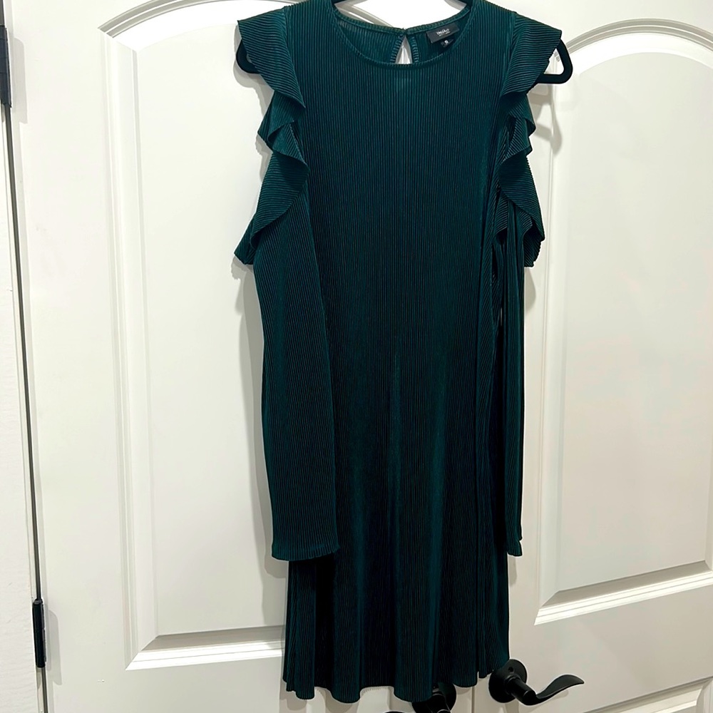 Shoulder cutouts dress